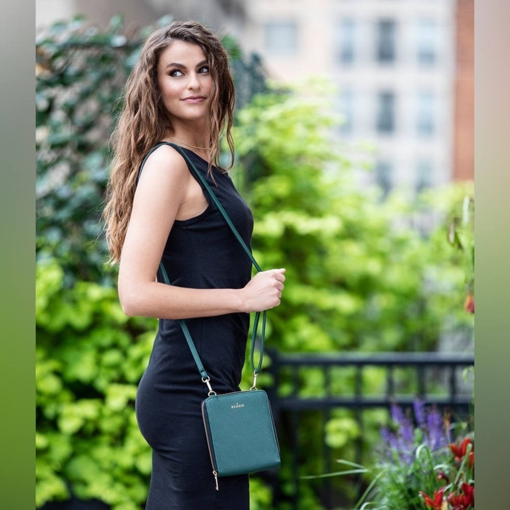 KEDZIE BEST LITTLE BAG GREEN NWOT Saffiano vegan leather